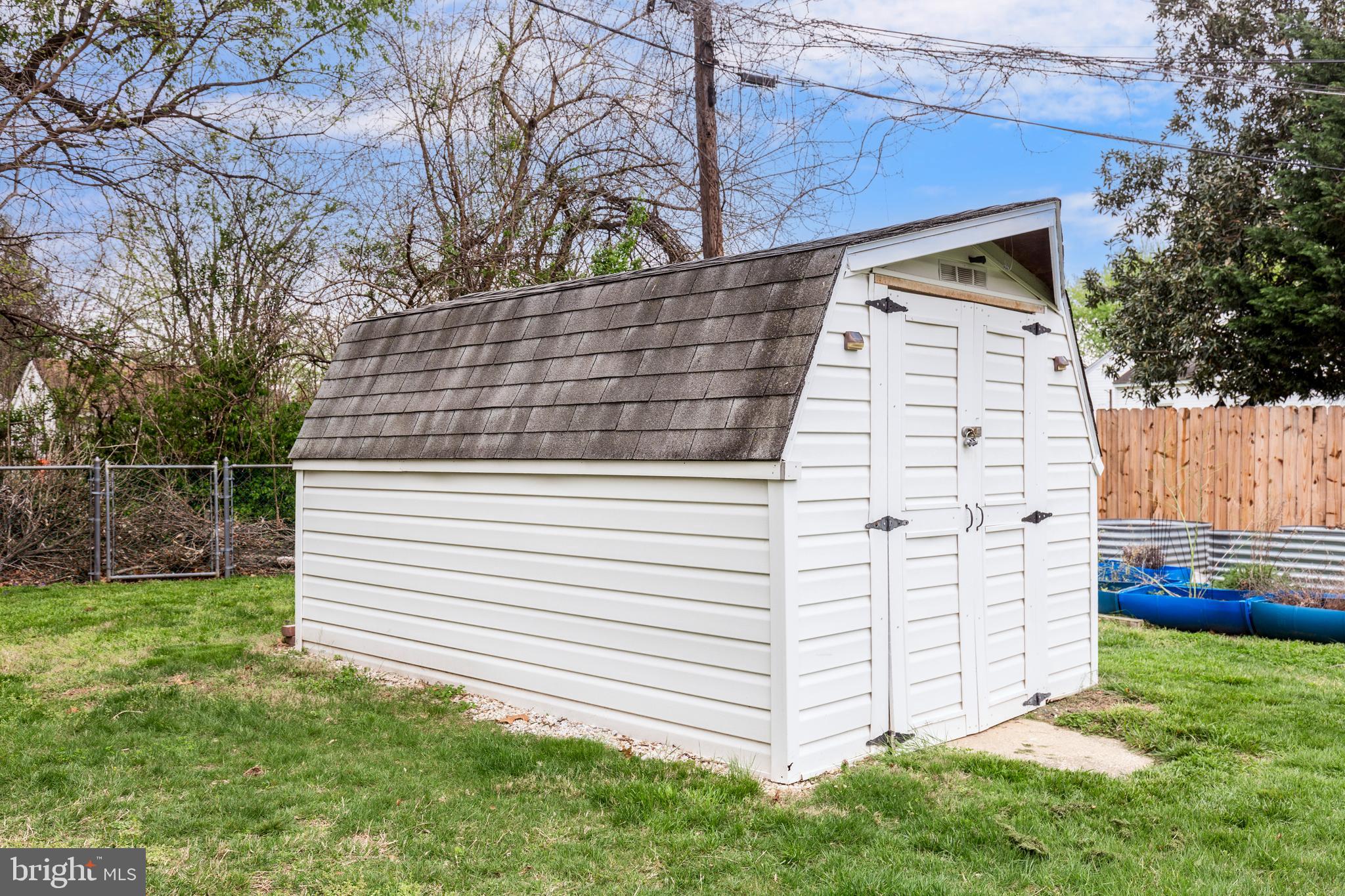 SILVER MANOR - Residential