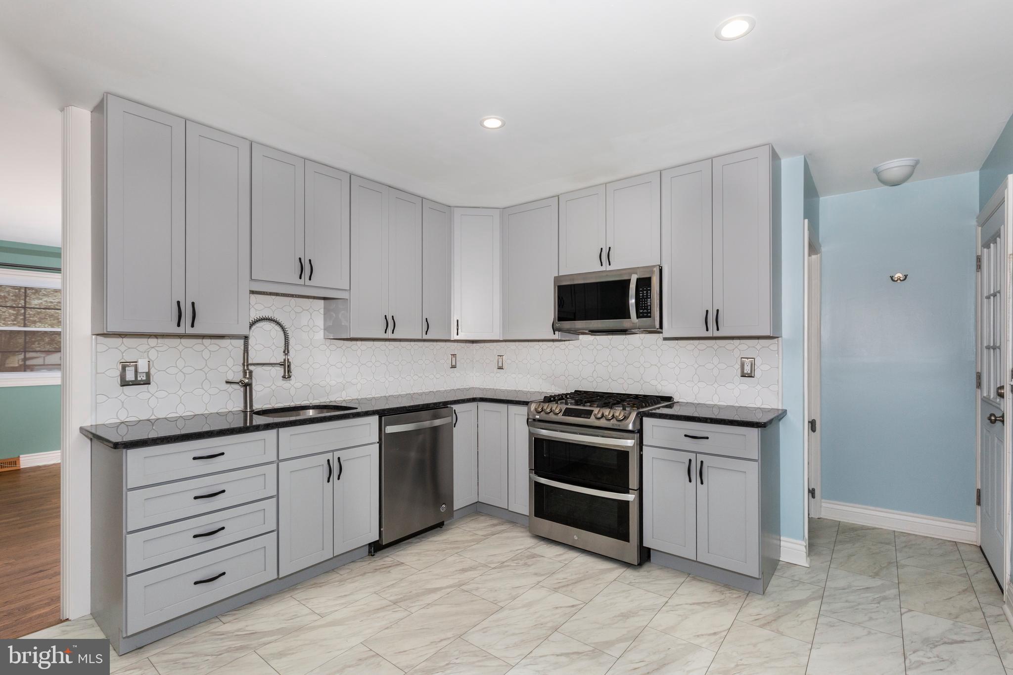 SILVER MANOR - Residential