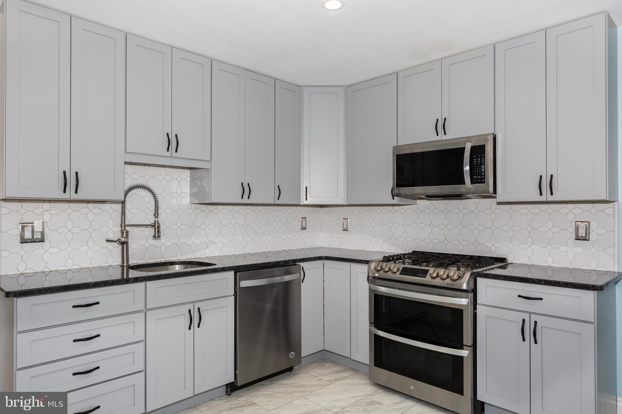 SILVER MANOR - Residential