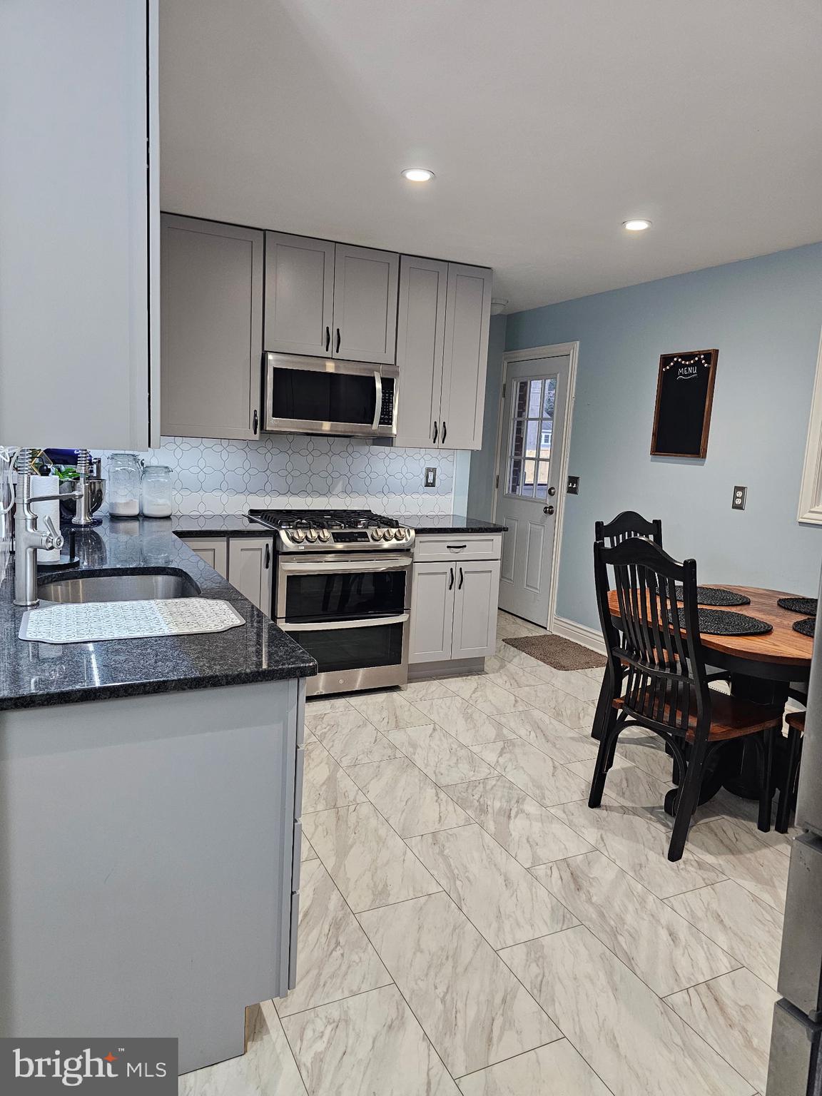 SILVER MANOR - Residential