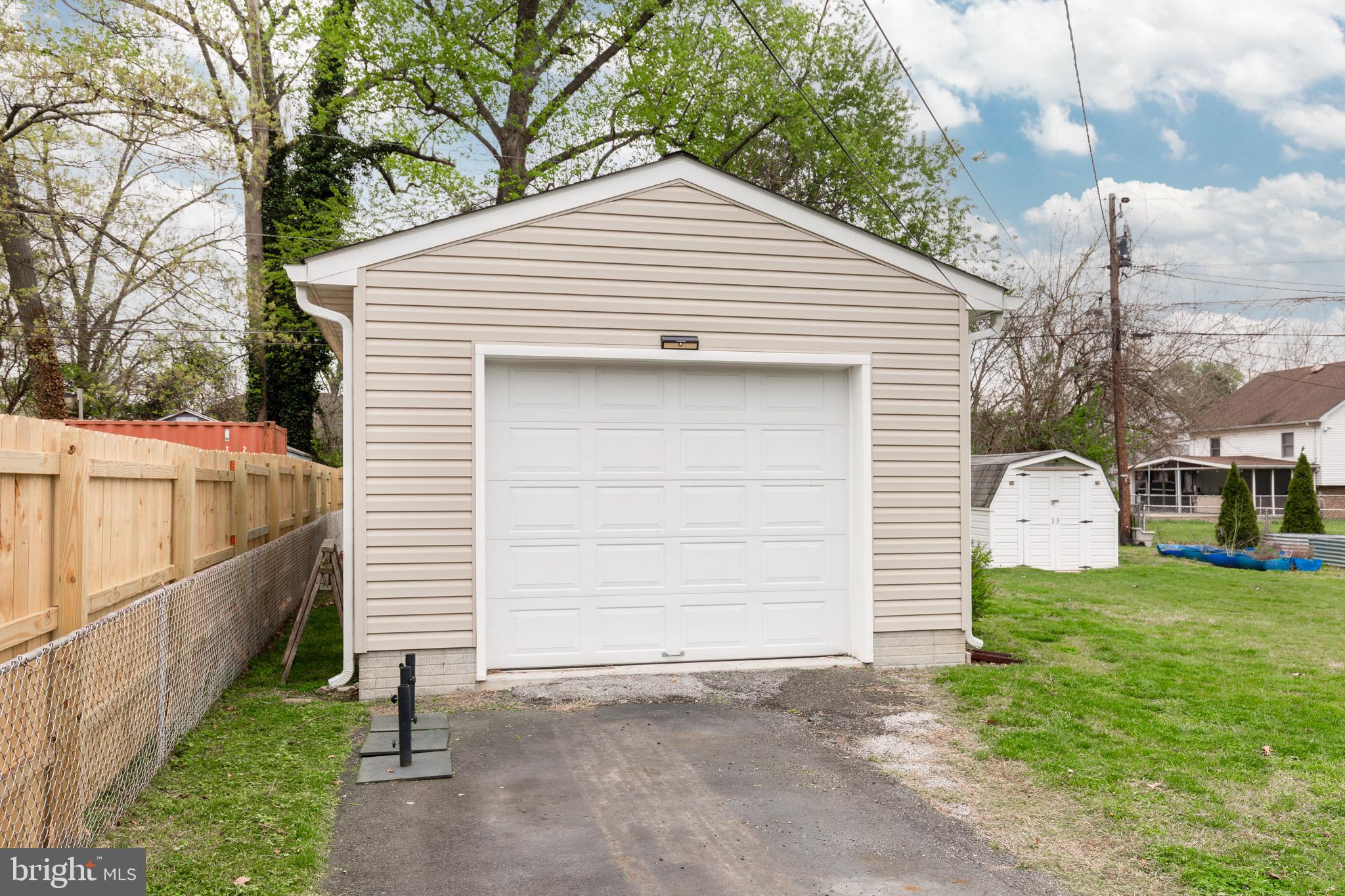 SILVER MANOR - Residential