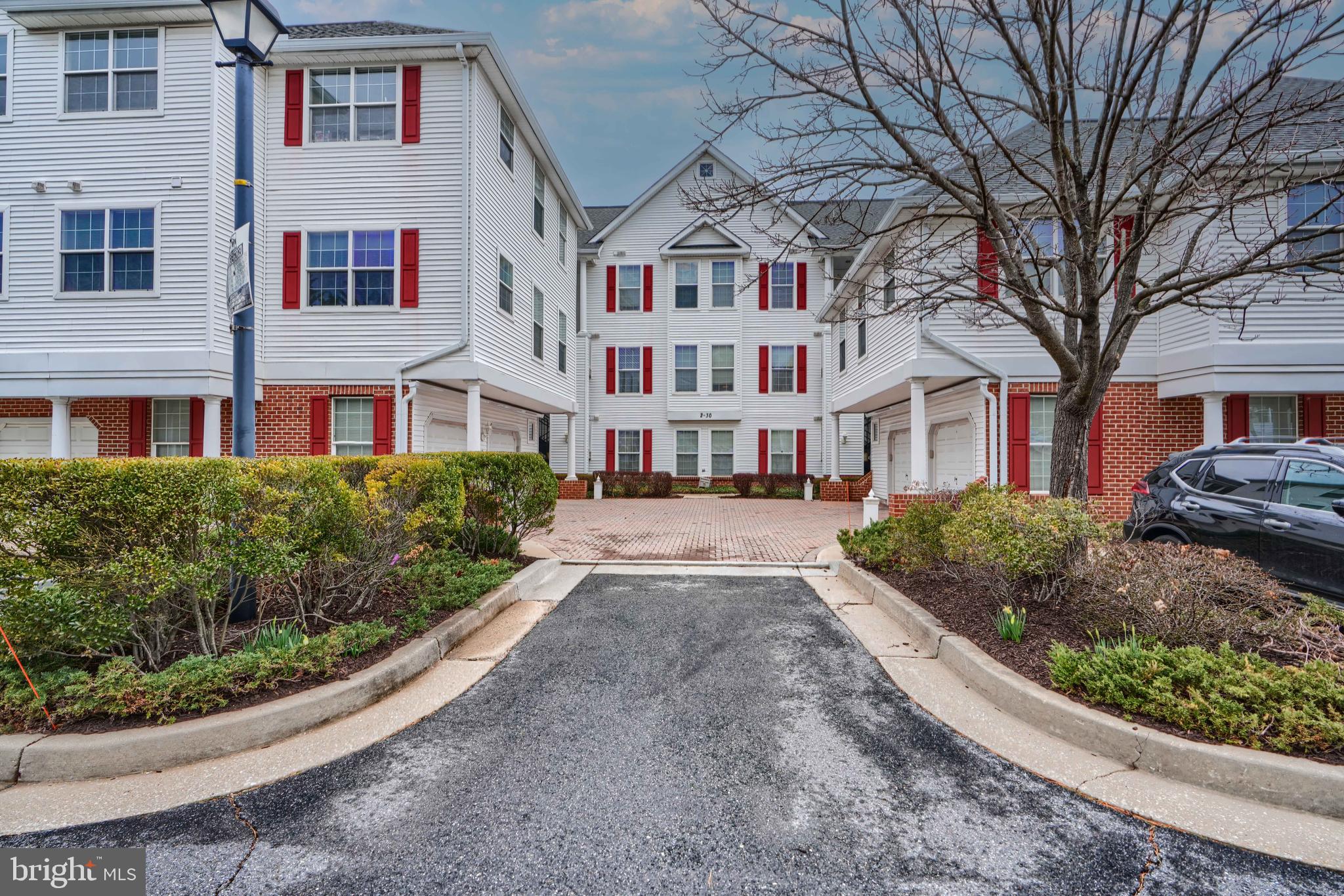 24 HAWK RISE LANE 302