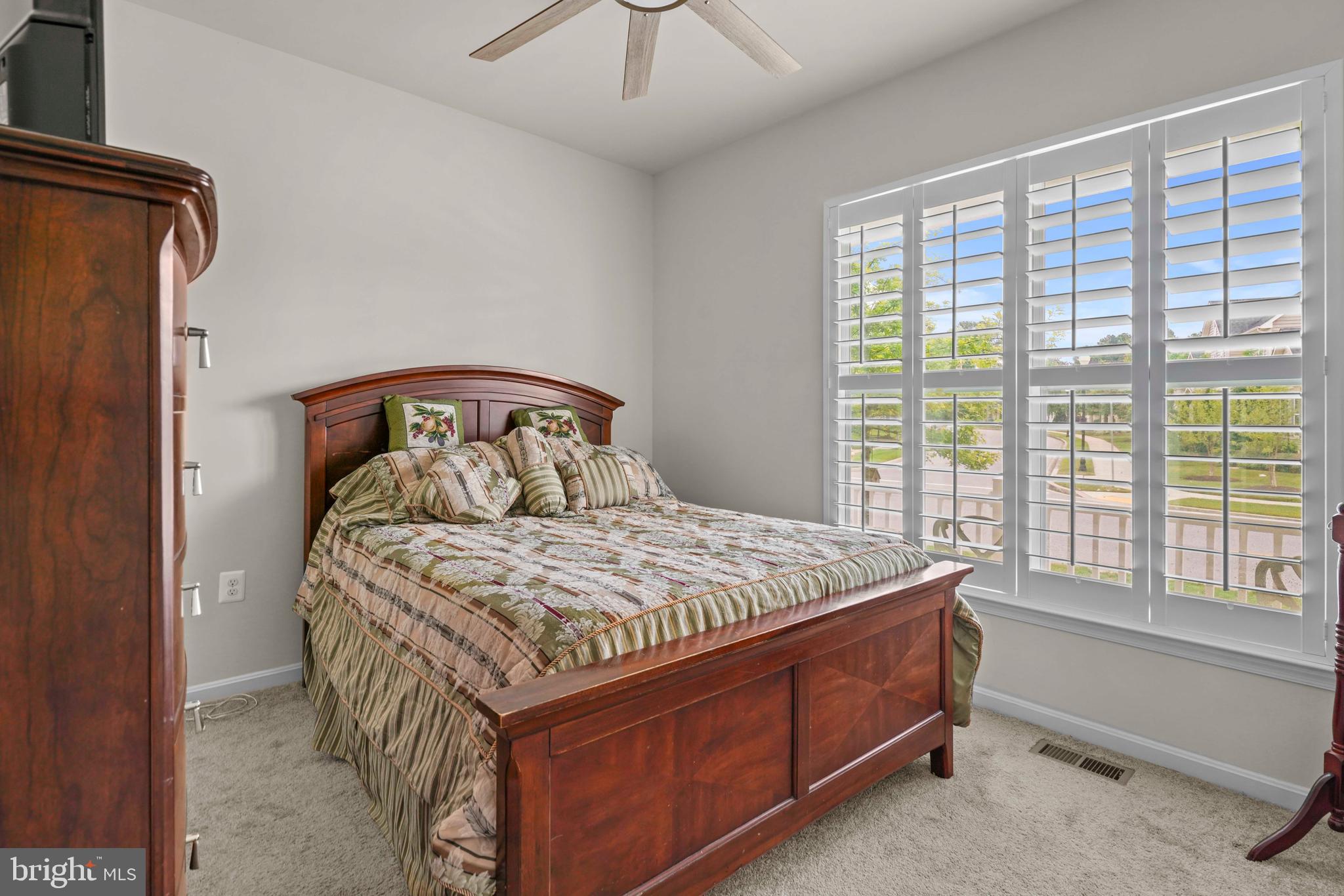 428 CREEK VIEW DR