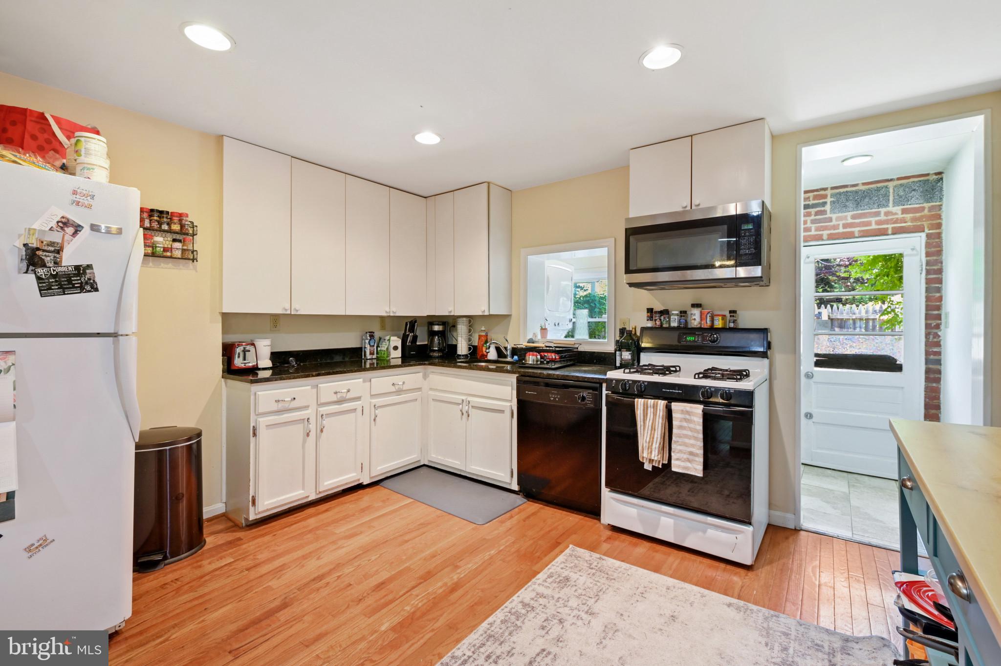 HAMPDEN HISTORIC DISTRICT - Residential Lease