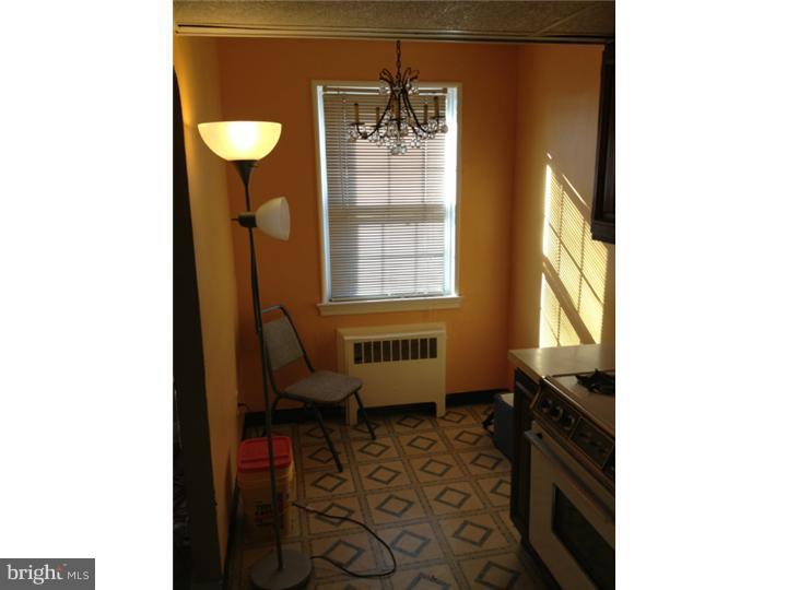 CASTOR GARDENS - Commercial Sale