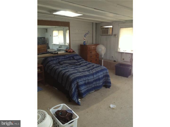 CASTOR GARDENS - Commercial Sale