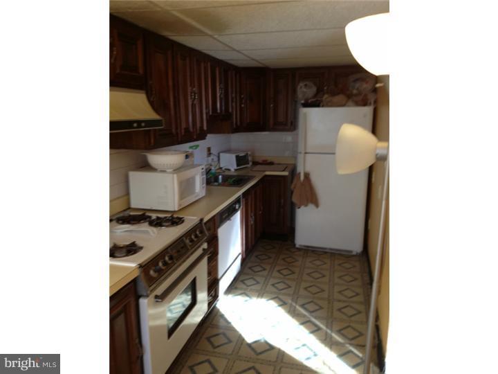 CASTOR GARDENS - Commercial Sale