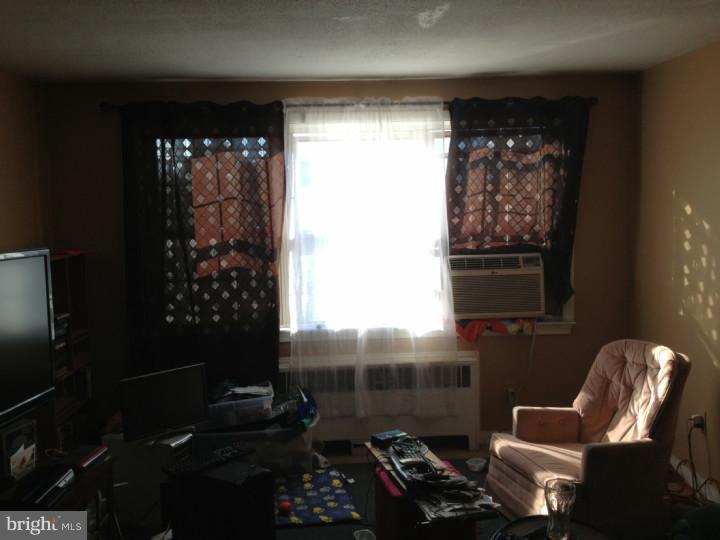 CASTOR GARDENS - Commercial Sale