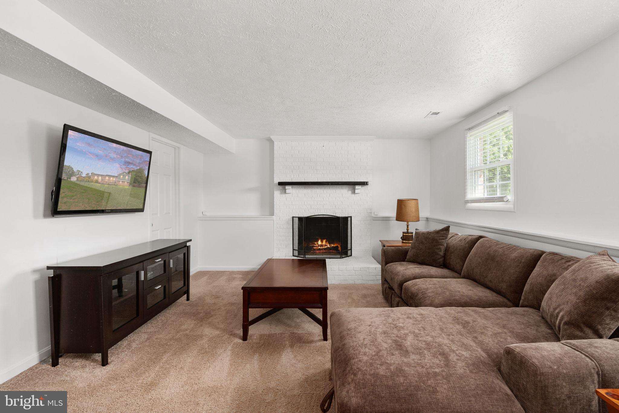 400 COLLINGWOOD DRIVE