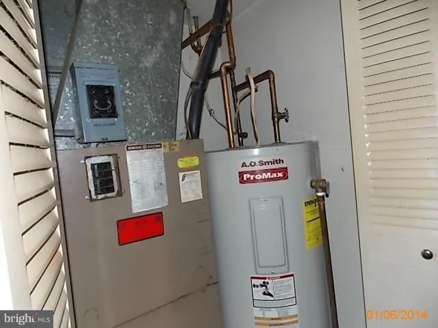 WHISPERING WOODS - Residential