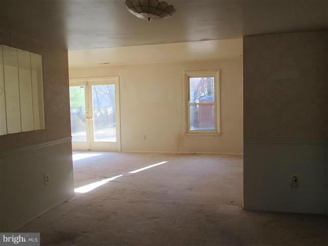 WHISPERING WOODS - Residential