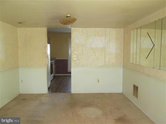 WHISPERING WOODS - Residential