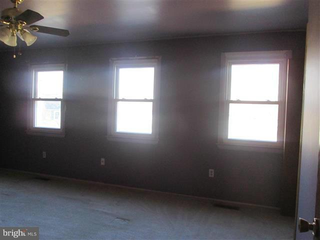 WHISPERING WOODS - Residential