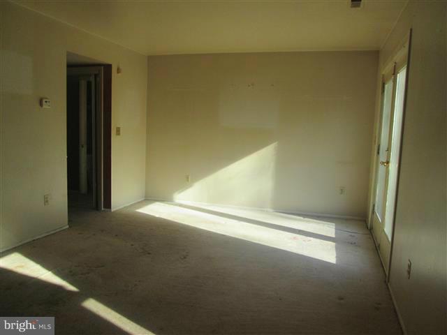 WHISPERING WOODS - Residential