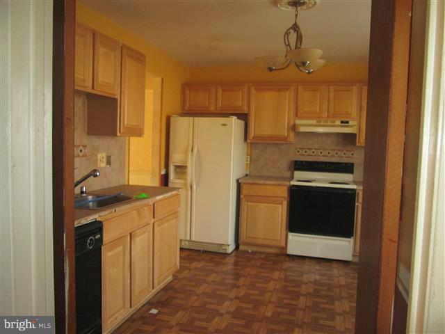 WHISPERING WOODS - Residential