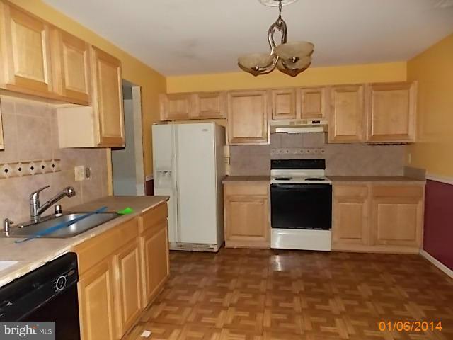 WHISPERING WOODS - Residential