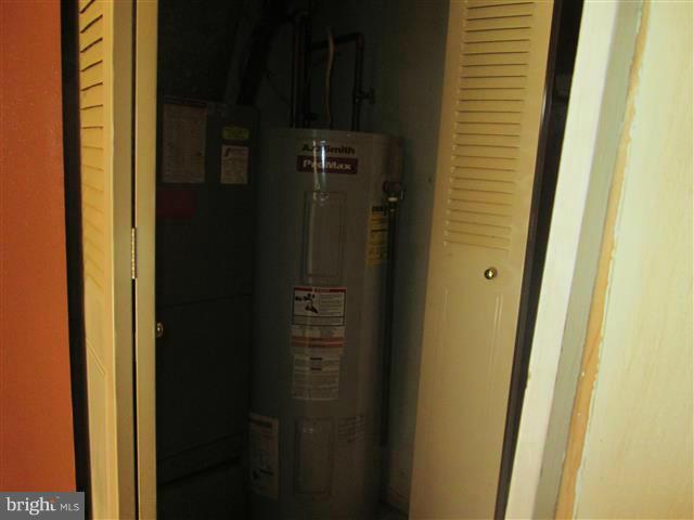 WHISPERING WOODS - Residential