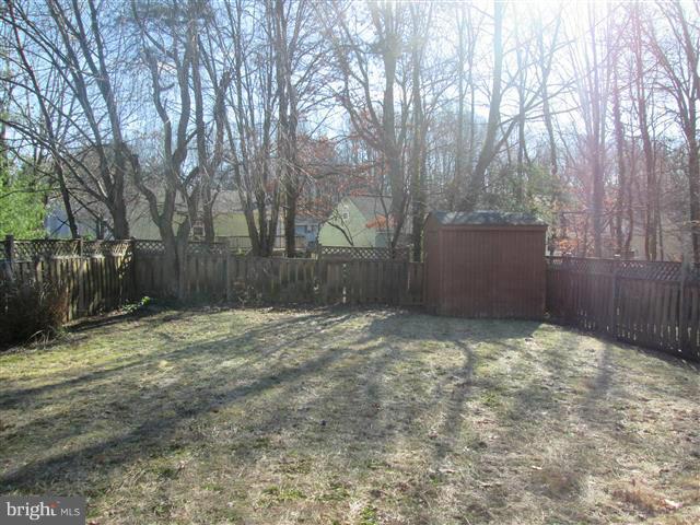 WHISPERING WOODS - Residential