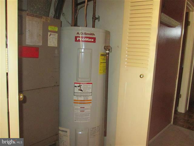 WHISPERING WOODS - Residential