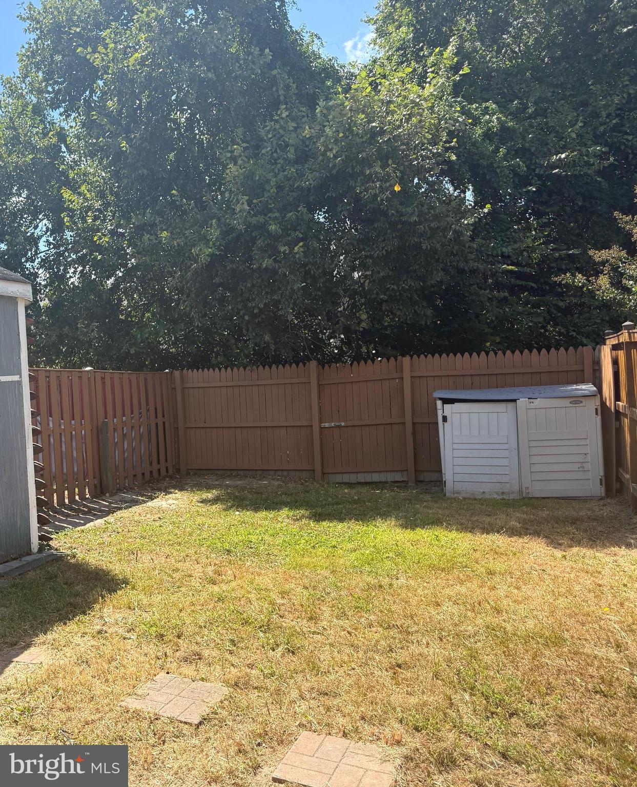 CLOVERLEAF TOWNHOUSES - Residential Lease