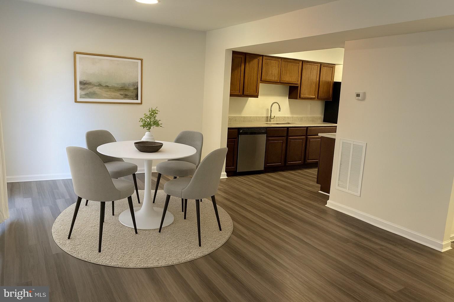 CLOVERLEAF TOWNHOUSES - Residential Lease