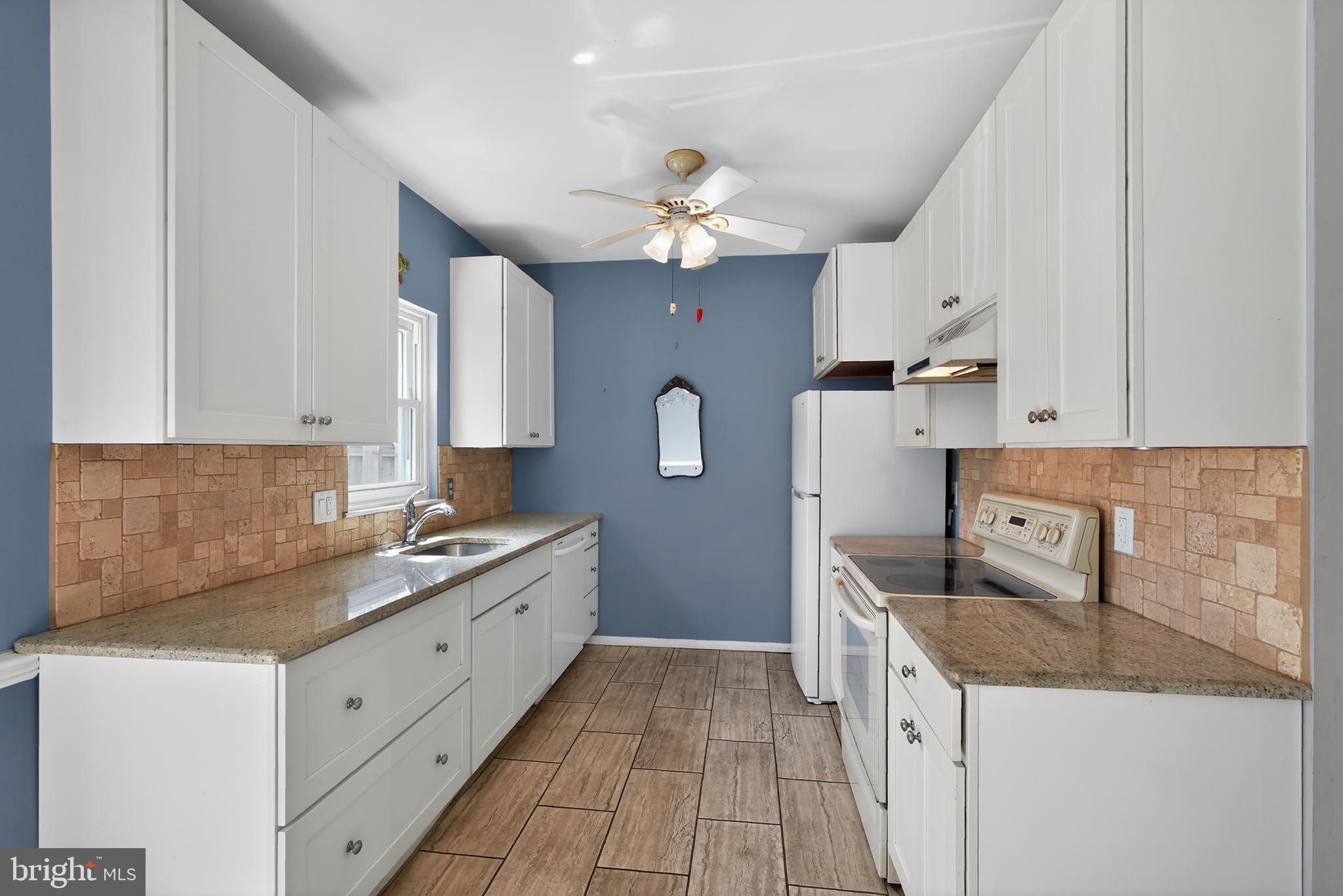 BRITTANY GLEN - Residential