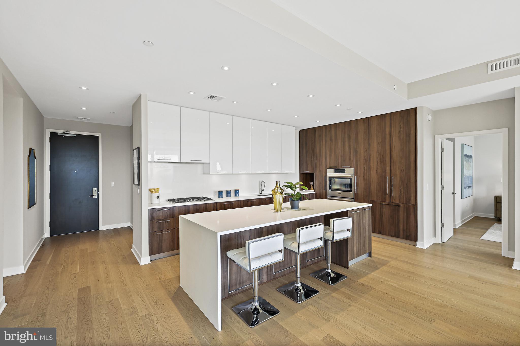 THE VERSE CONDO - Residential