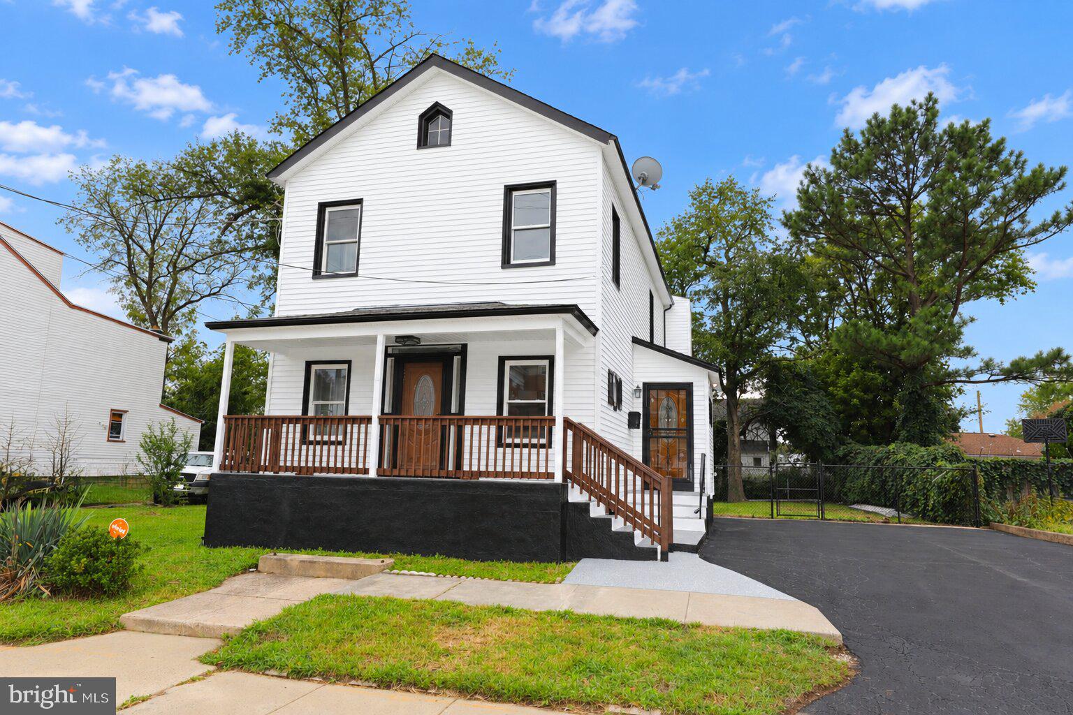 347 PARKWAY AVENUE