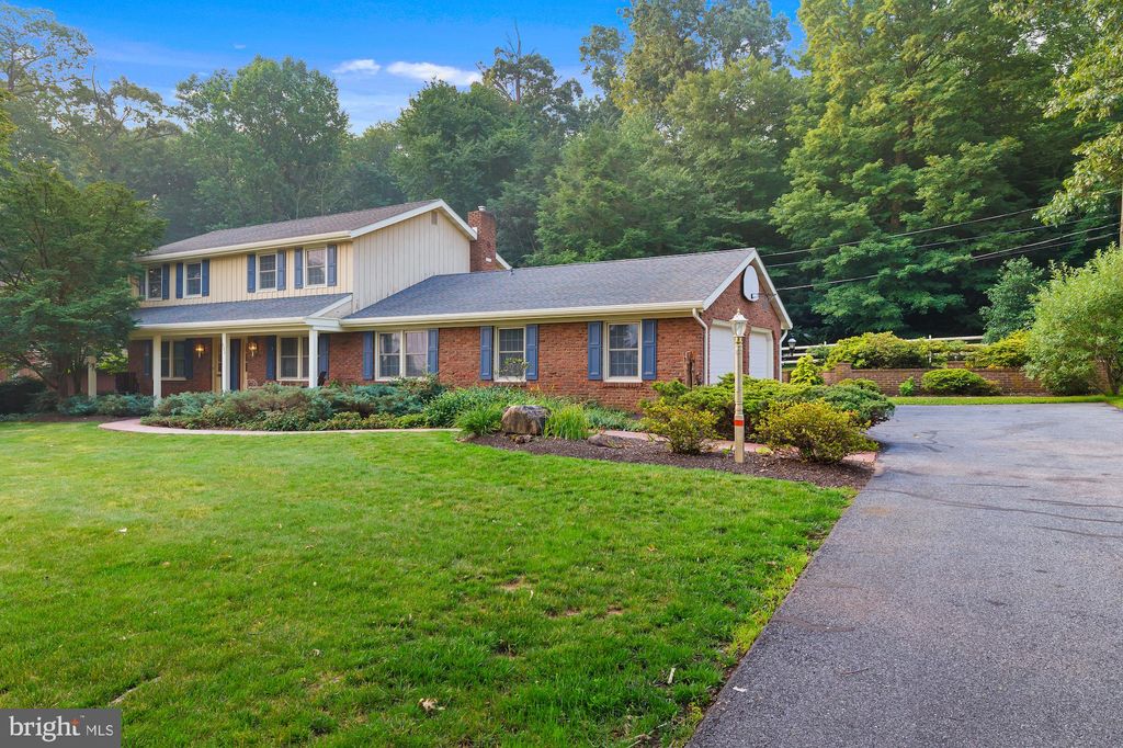 Photo of 885 N Maple Street, Ephrata, PA 17522 (MLS # PALA2052646)