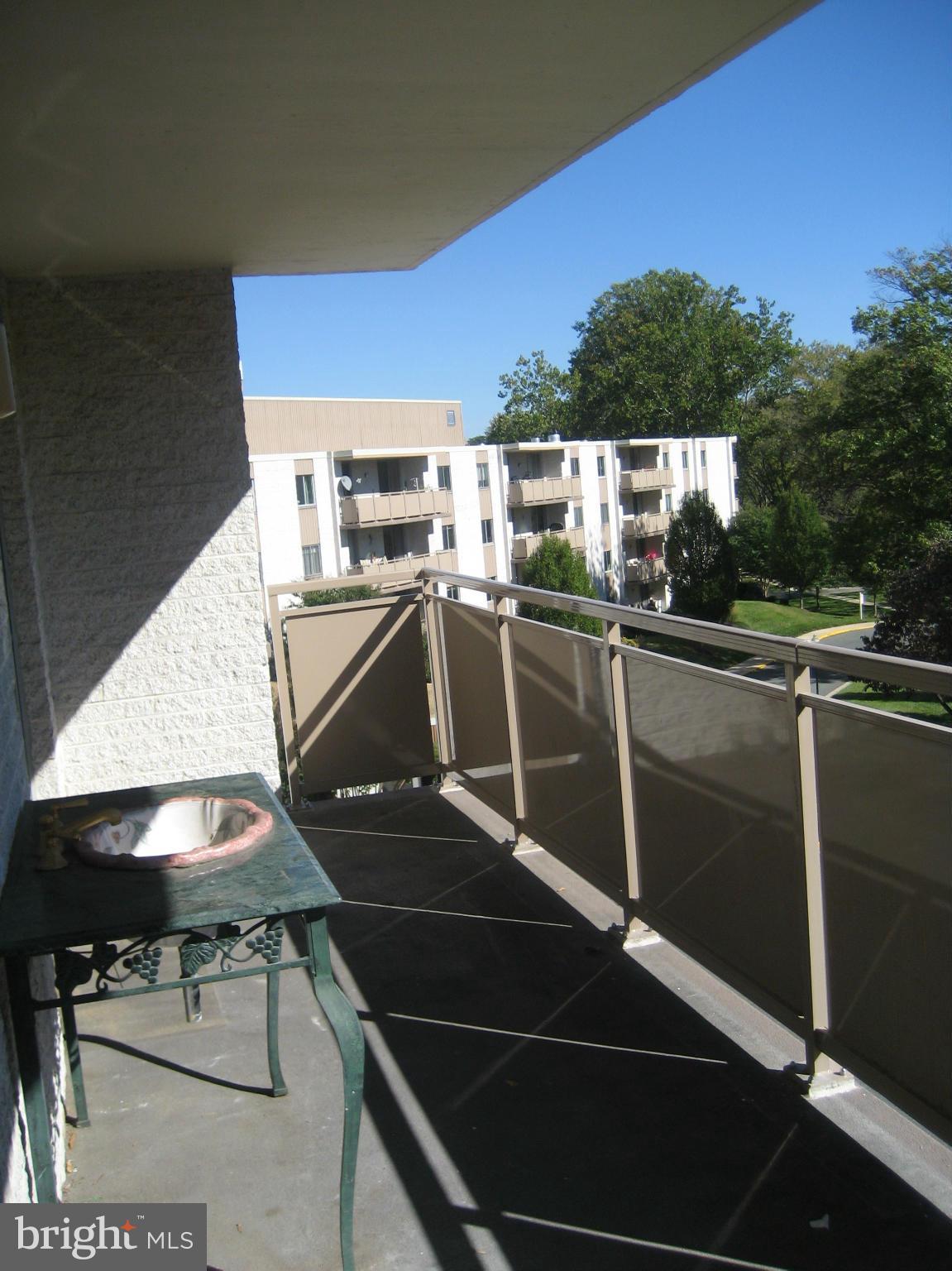 LAKESIDE TERRACE - Residential