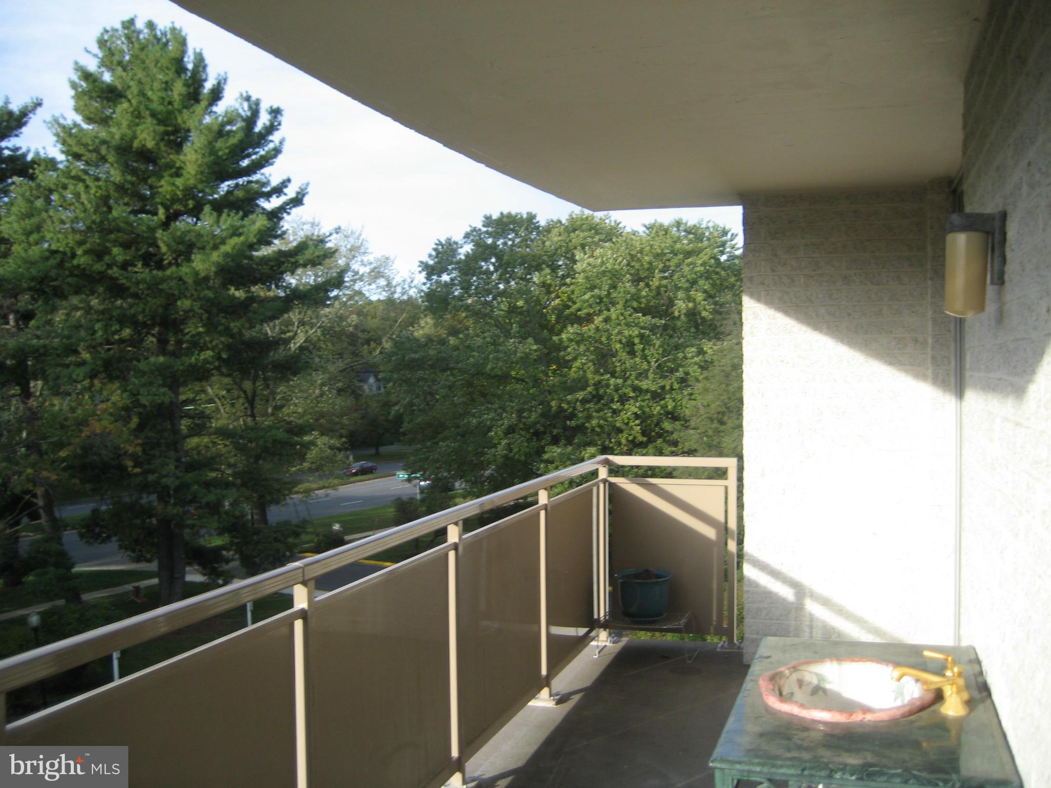 LAKESIDE TERRACE - Residential