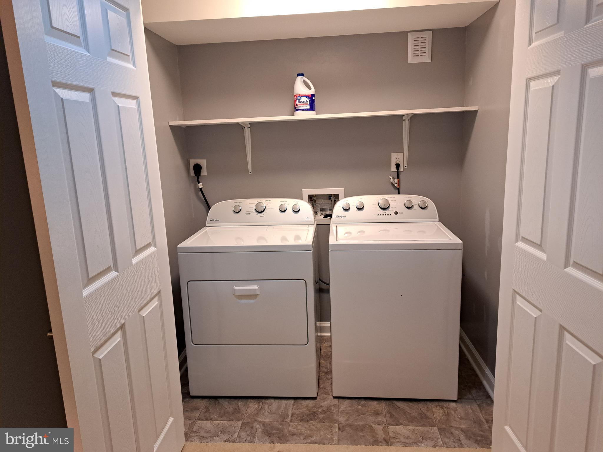 FOX POINT - Residential Lease