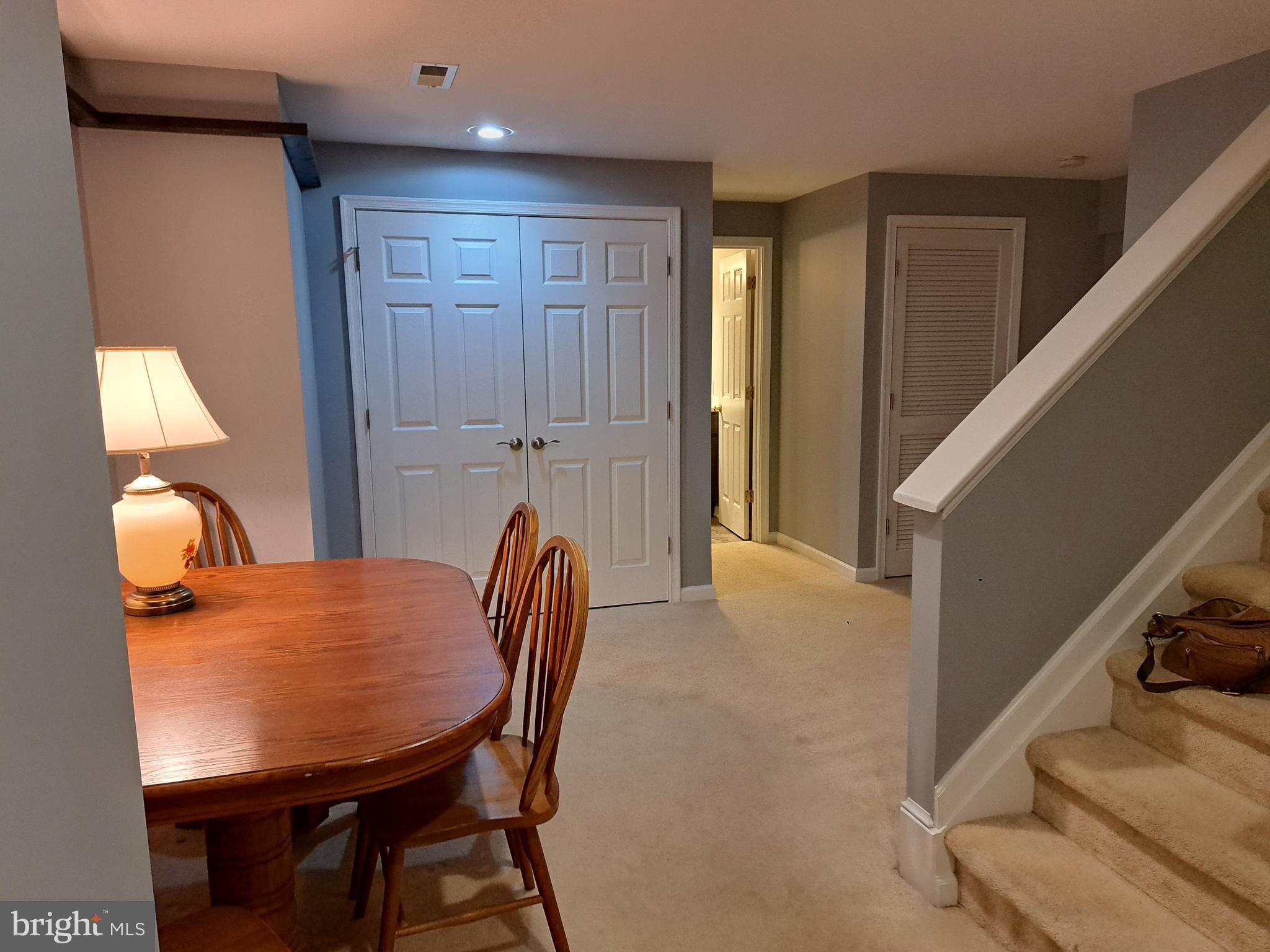 FOX POINT - Residential Lease