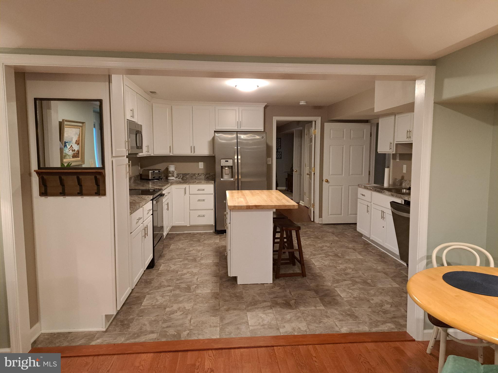 FOX POINT - Residential Lease