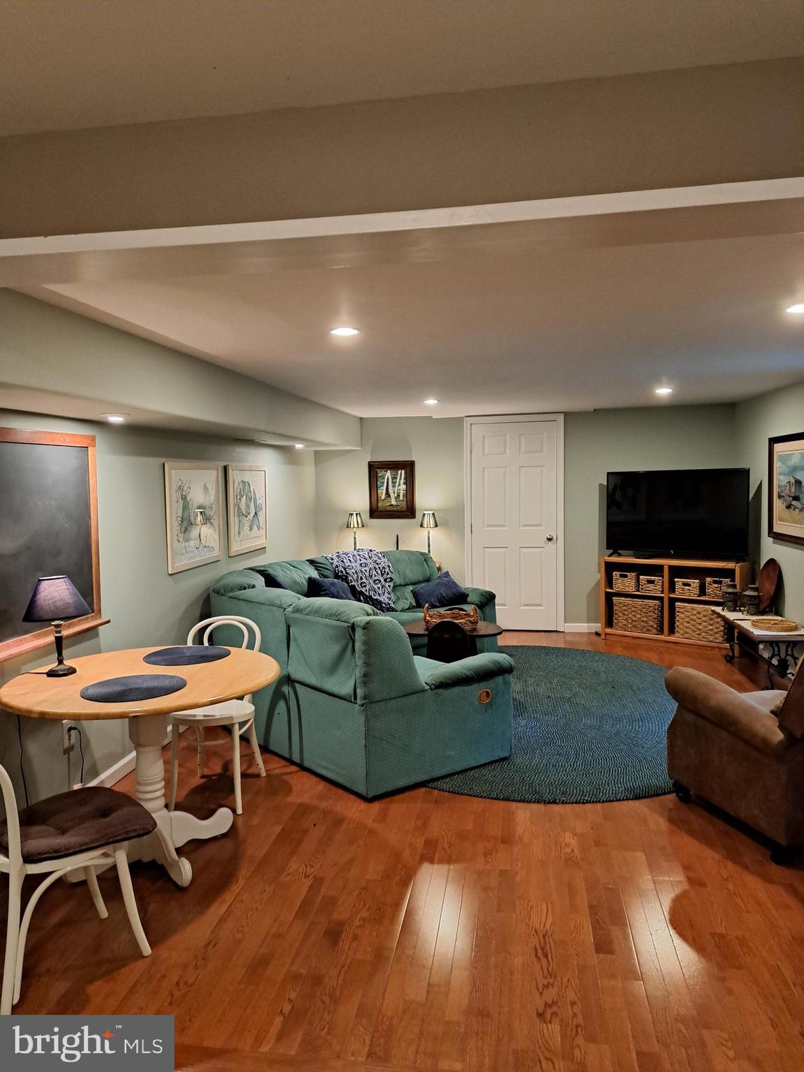 FOX POINT - Residential Lease