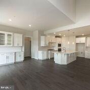 WAYNE GLEN - Residential