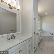 WAYNE GLEN - Residential