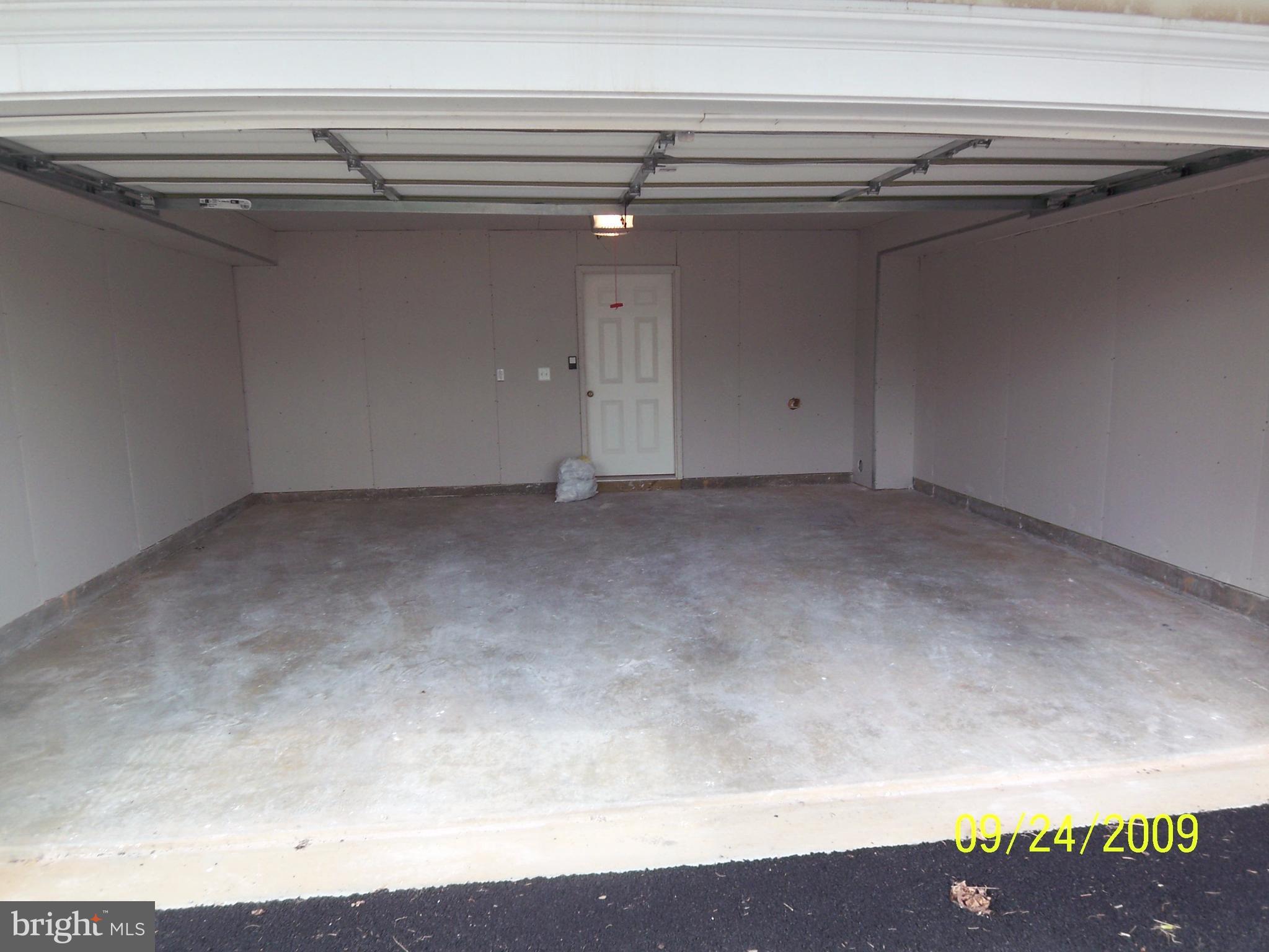 REDLAND ESTATES - Residential Lease