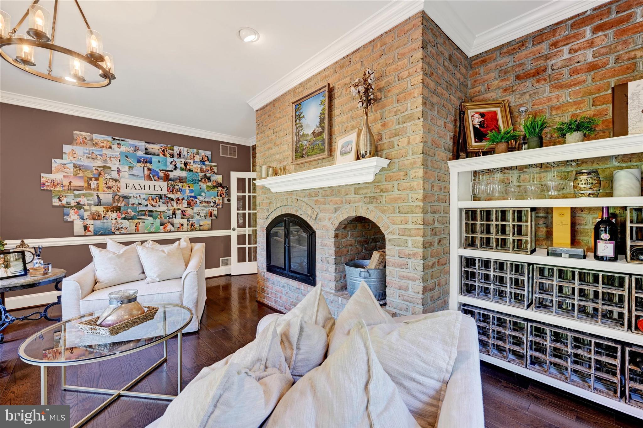 TODD LAKES - Residential