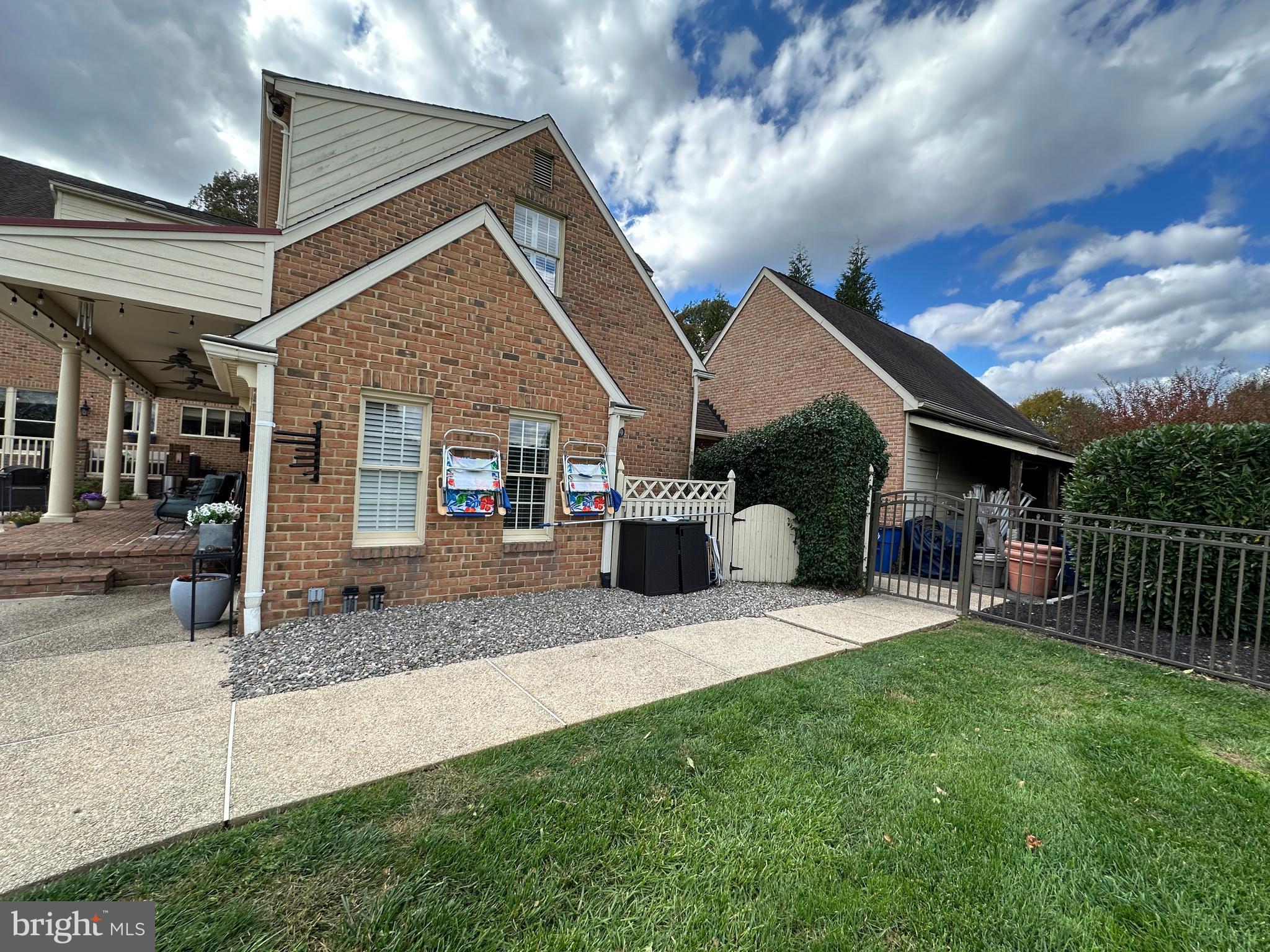 TODD LAKES - Residential