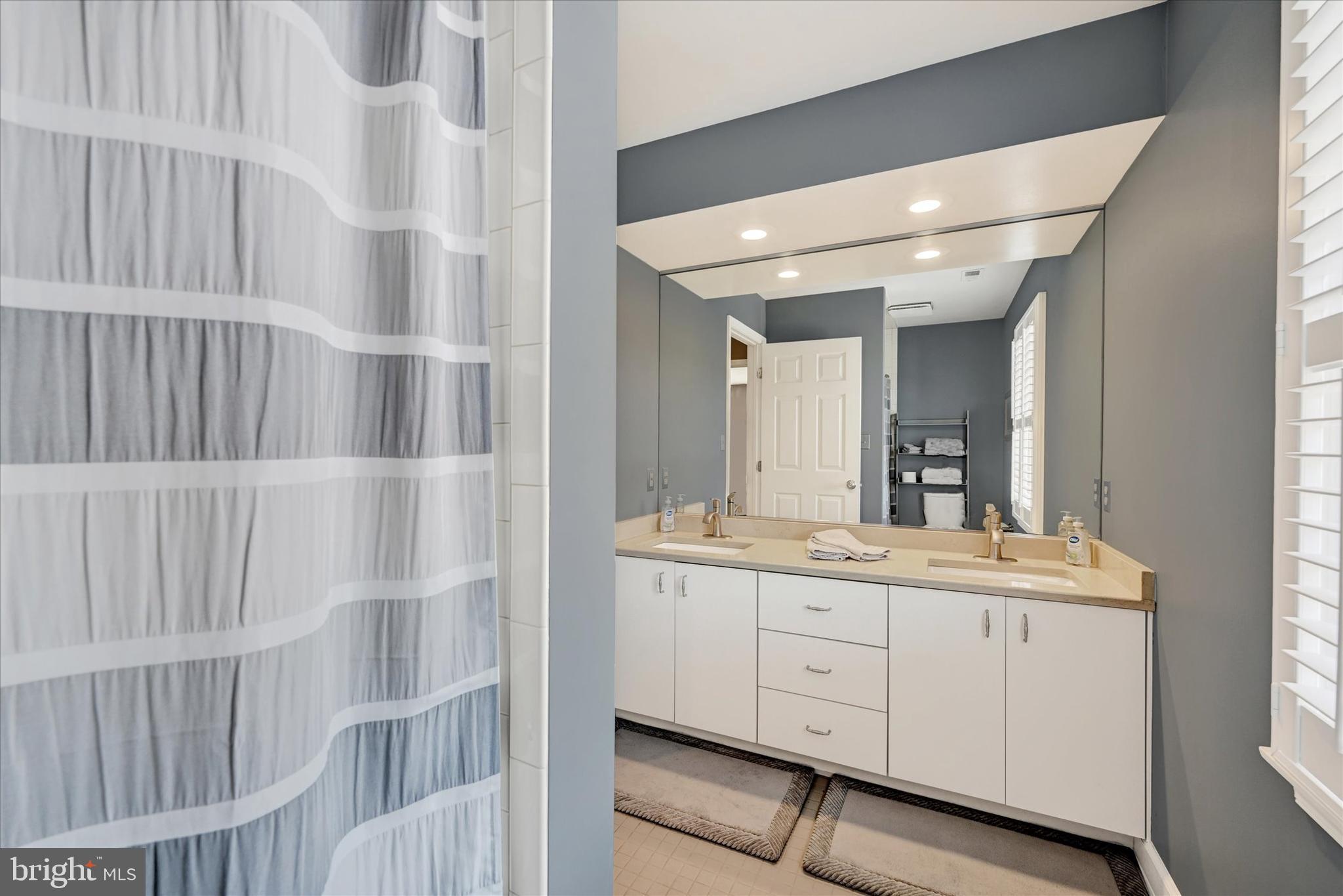 TODD LAKES - Residential