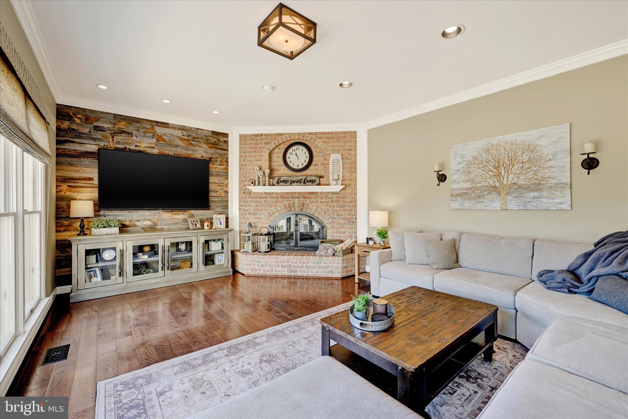 TODD LAKES - Residential