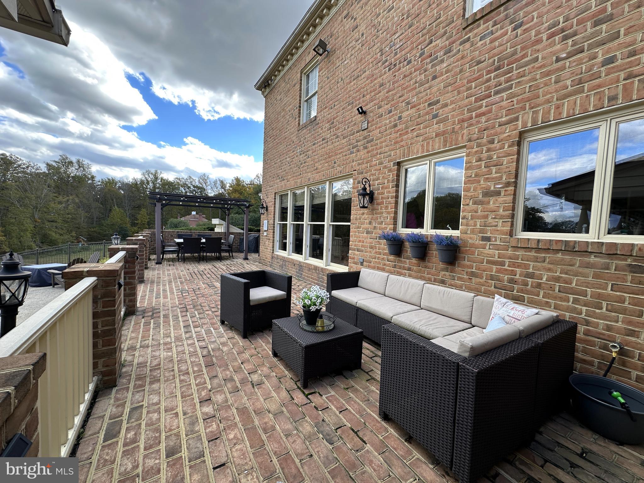 TODD LAKES - Residential