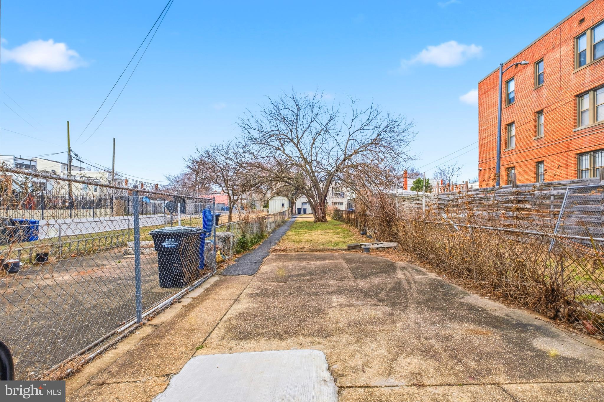 237 15th St SE, Washington, DC, 20003, USA, 3 Bedrooms Bedrooms, ,2 BathroomsBathrooms,Townhouse,Active,237 15th St SE,DCDC2243498