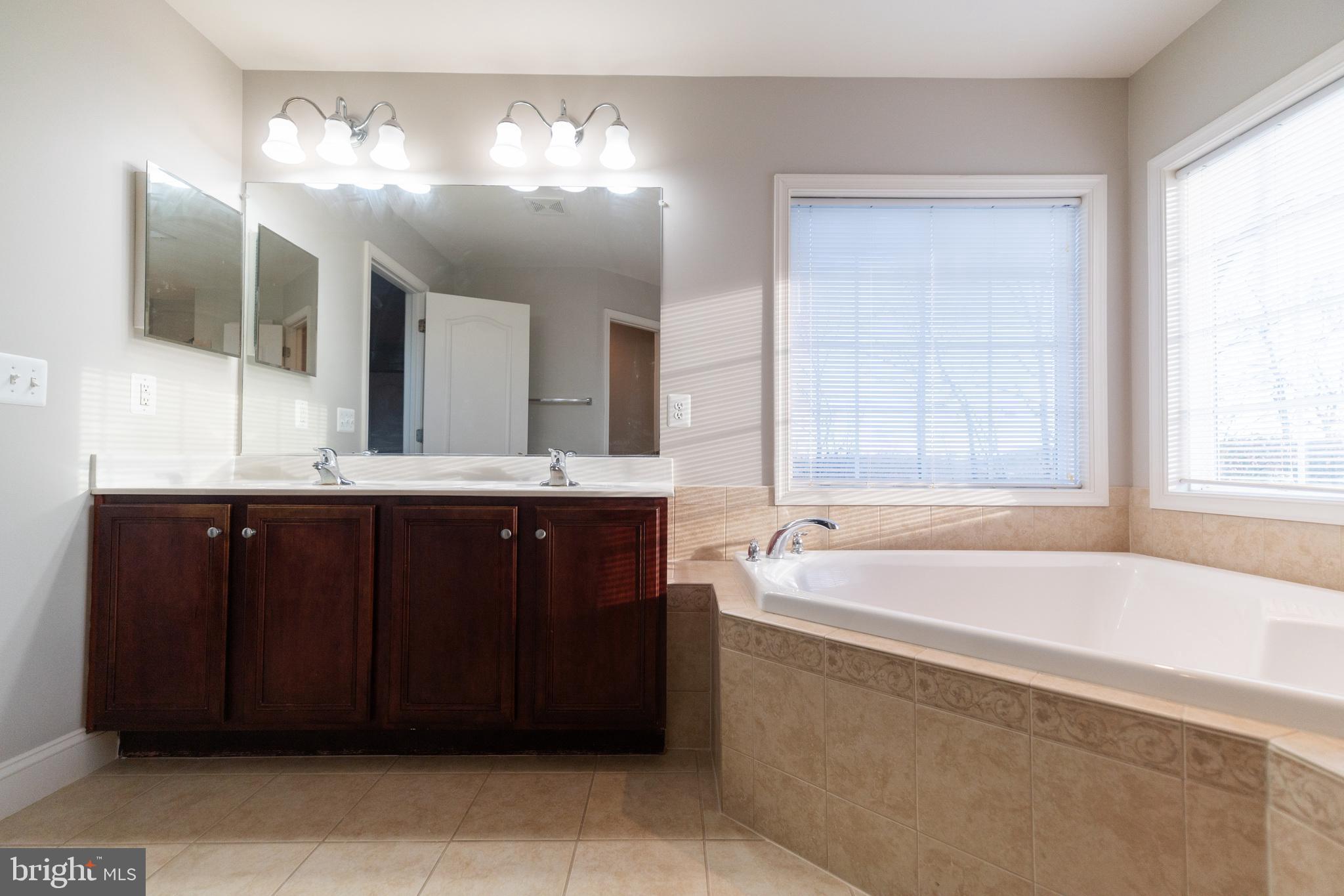 SPYGLASS HILL - Residential