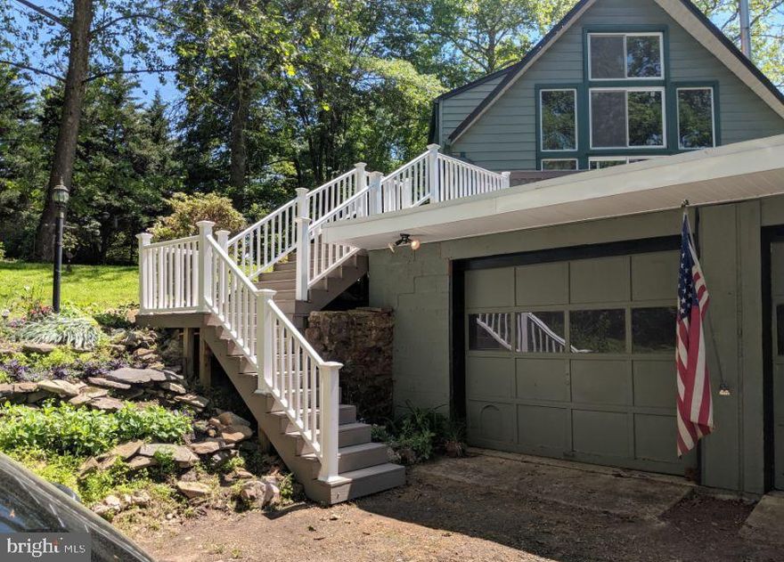 Listed and sold simultaneously.