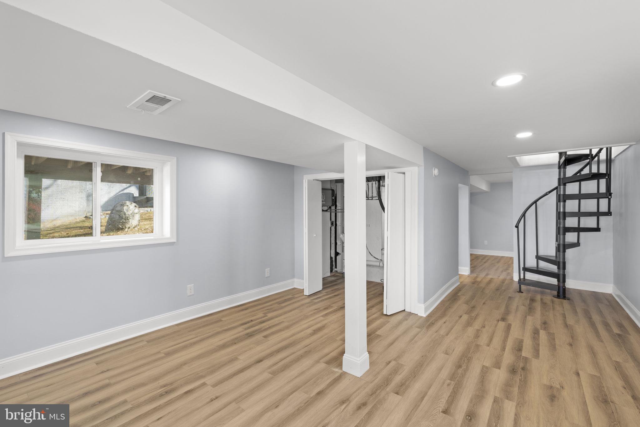 BLUE RIDGE SHORES - Residential