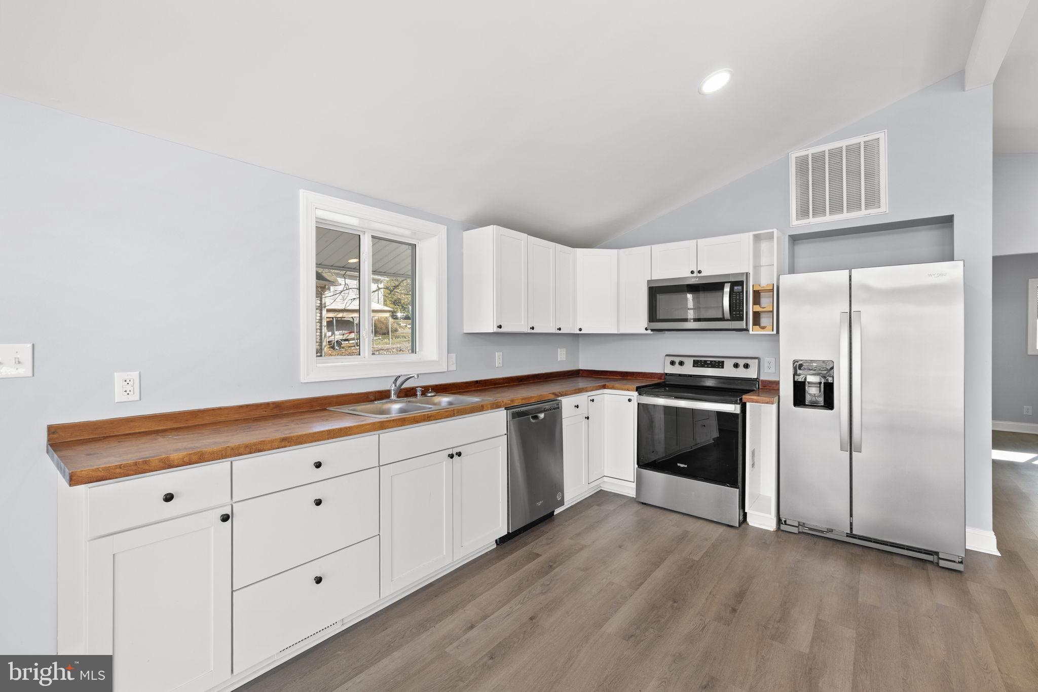 BLUE RIDGE SHORES - Residential