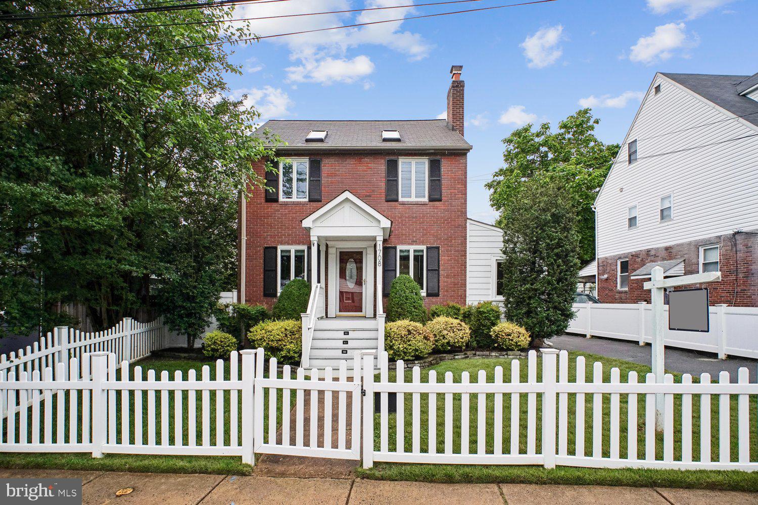1708 N QUINCY STREET