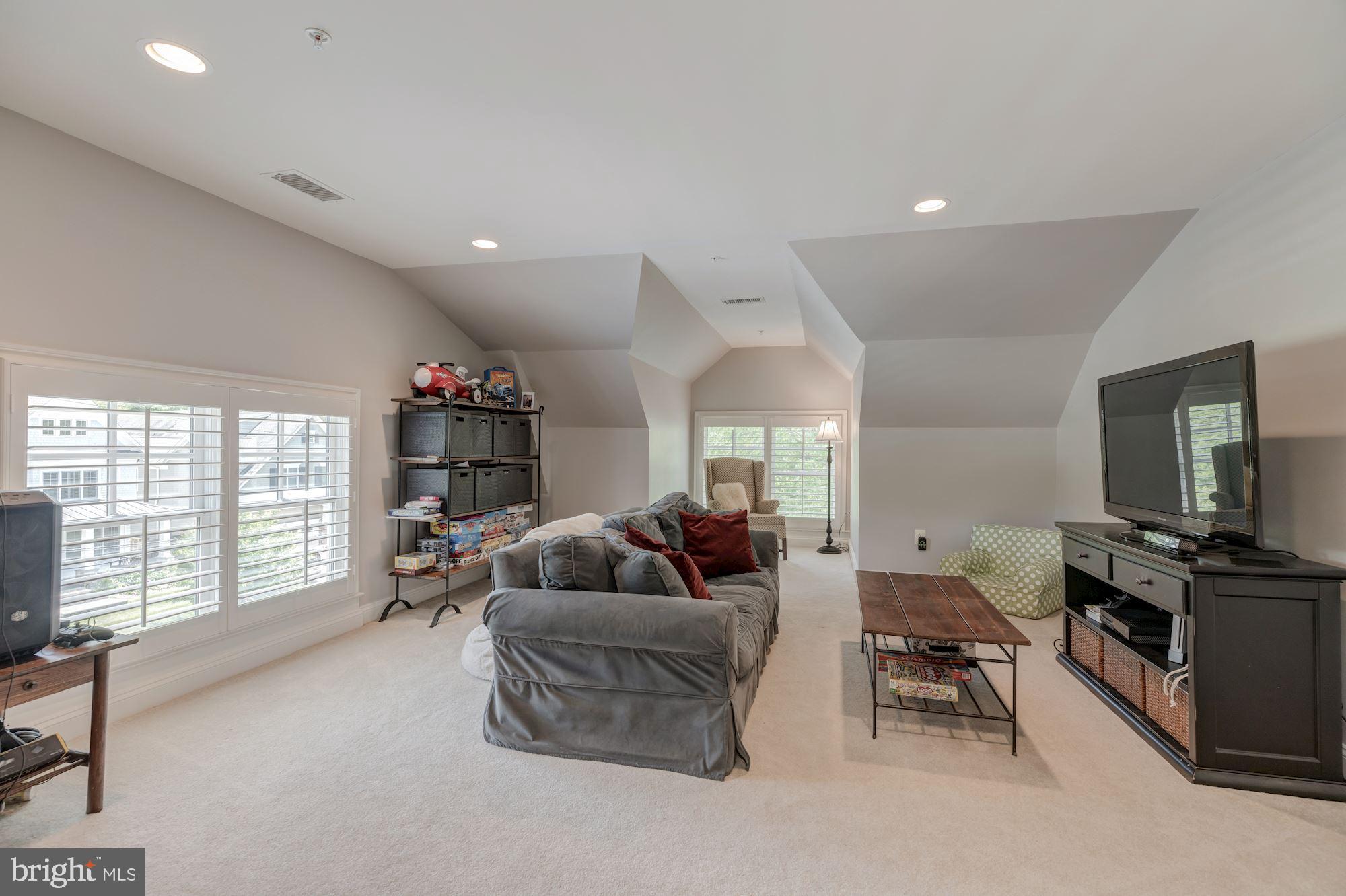 PINEVIEW - Residential